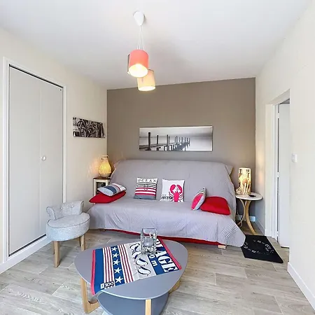 Maison Rénovée, à 300m De La Et Proche Commerces, Avec Terrasse Et Jardin, Confort - Fr-1-361-131 Saint-Pair-sur-Mer