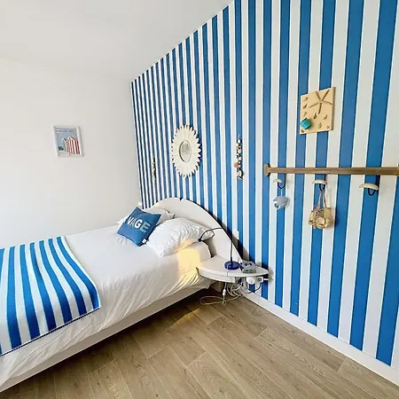 Casa vacanze Maison Rénovée, à 300m De La Et Proche Commerces, Avec Terrasse Et Jardin, Confort - Fr-1-361-131