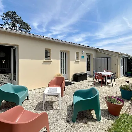 Maison Renovee, A 300m De La Et Proche Commerces, Avec Terrasse Et Jardin, Confort - Fr-1-361-131 *