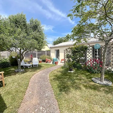 Maison Renovee, A 300m De La Et Proche Commerces, Avec Terrasse Et Jardin, Confort - Fr-1-361-131 *