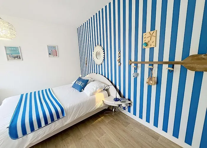 Casa vacanze Maison Rénovée, à 300m De La Et Proche Commerces, Avec Terrasse Et Jardin, Confort - Fr-1-361-131