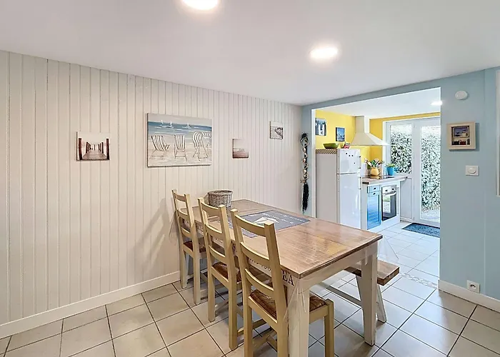 Maison Rénovée, à 300m De La Et Proche Commerces, Avec Terrasse Et Jardin, Confort - Fr-1-361-131 Saint-Pair-sur-Mer