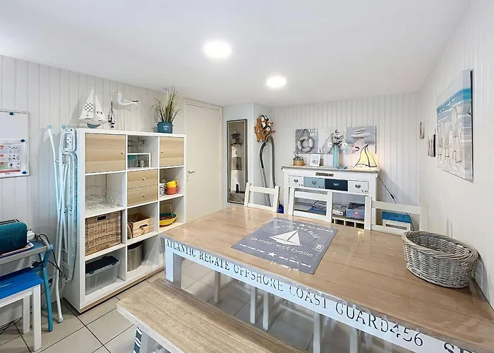 Maison Rénovée, à 300m De La Et Proche Commerces, Avec Terrasse Et Jardin, Confort - Fr-1-361-131 * Saint-Pair-sur-Mer